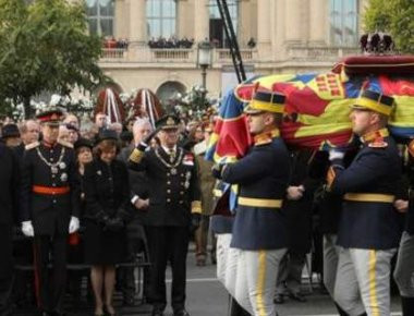 Πλήθος κόσμου στην κηδεία του πρώην βασιλιά, Μιχαήλ Α΄ στη Ρουμανία